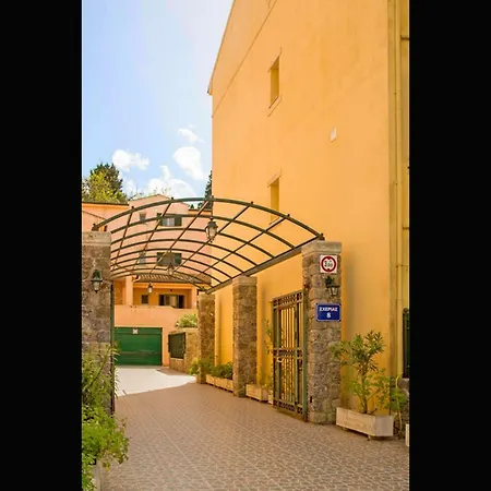 Scheria's Mon Repos