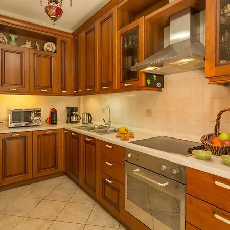 Scheria's Mon Repos Apartment