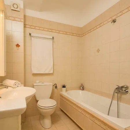 Scheria's Mon Repos Apartment